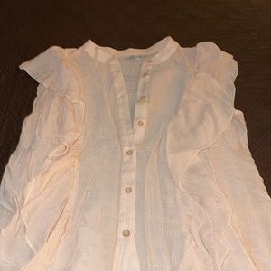 Woman’s ruffle sleeveless shirt